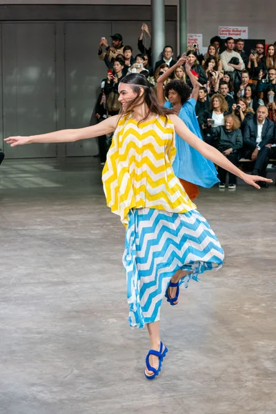 Look 70
